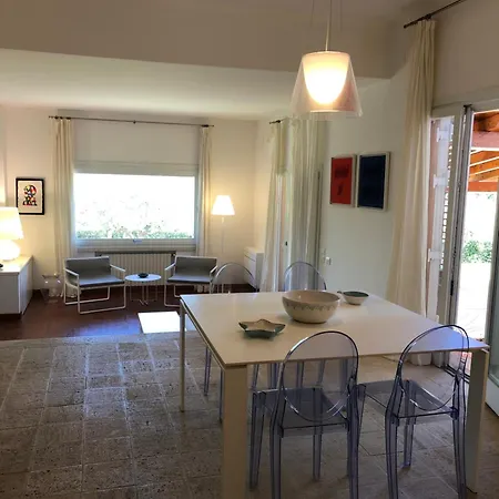 Gal Charmante Villa *